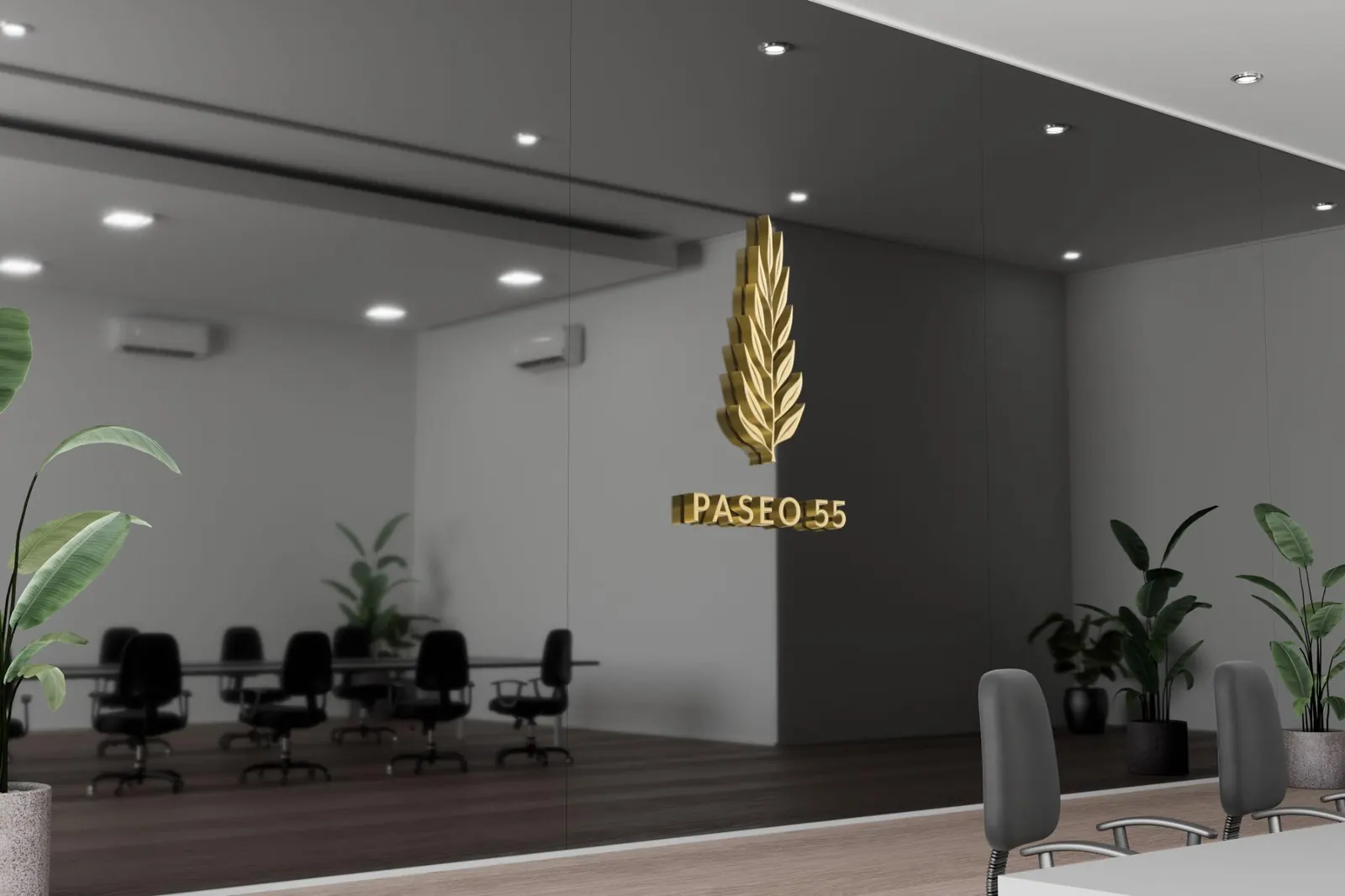 Logo de Paseo 55 en la sala de ventas