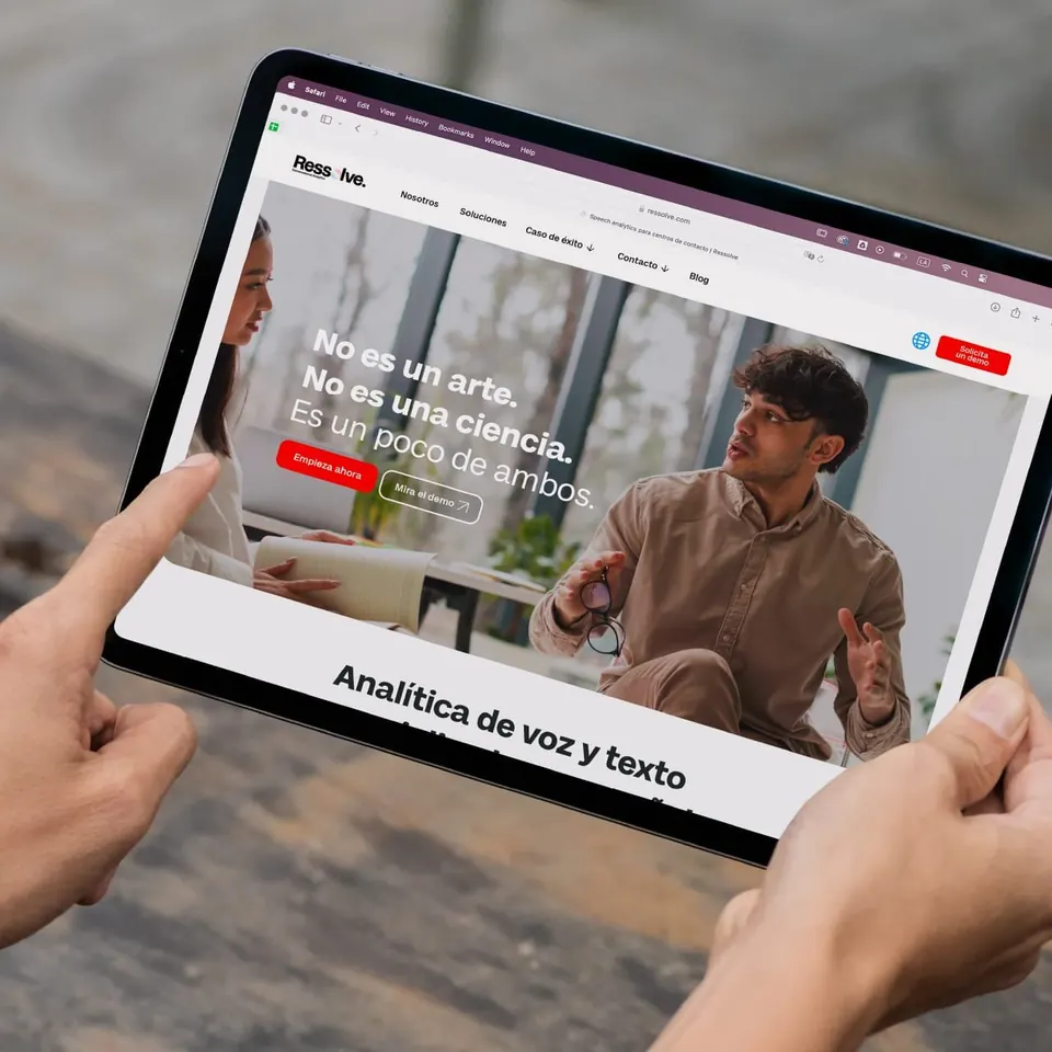 Sitio web de Ressolve en una tableta