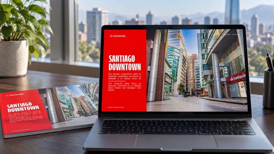 Presentación de Santiago Downtown de Banco Santander en un portátil frente a la ciudad
